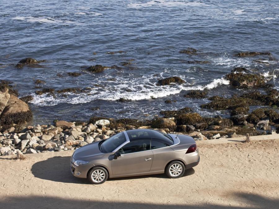  Renault Megane CC 2010 года  (фото 14 из 65)
